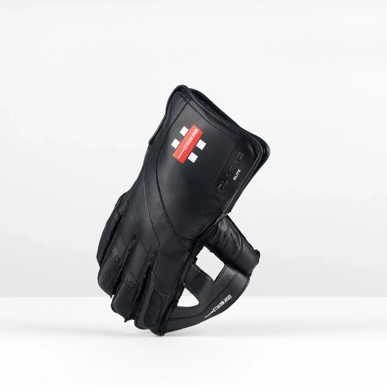 CWAF25Wicketkeeping_20Classic_20Elite_20Wicket_20Keeping_20Glove_20Black_20Back_20Angle.webp